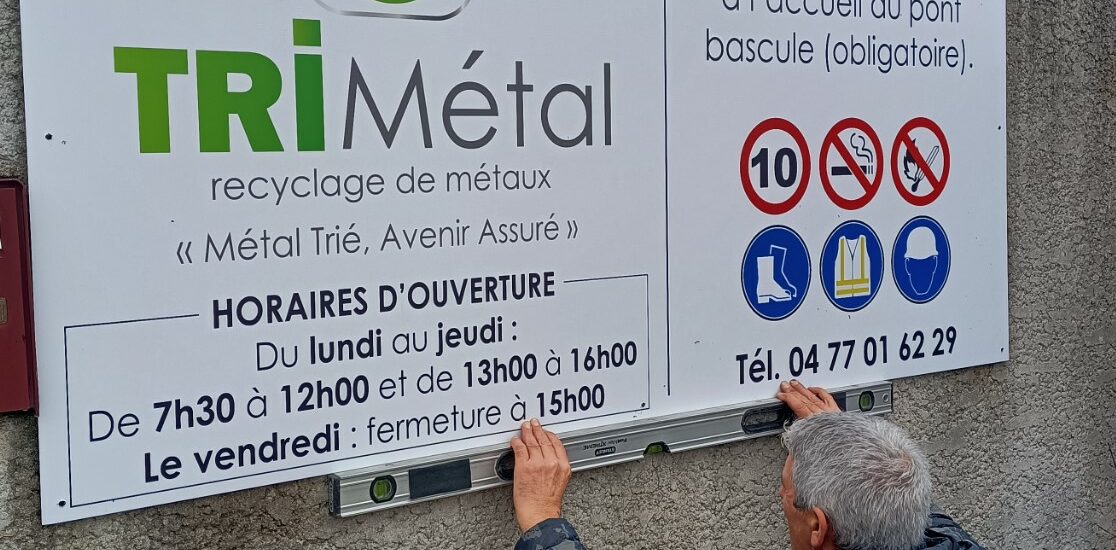 le déménagement, les nouvelles technologies, et l'amélioration du processus de tri des métaux.